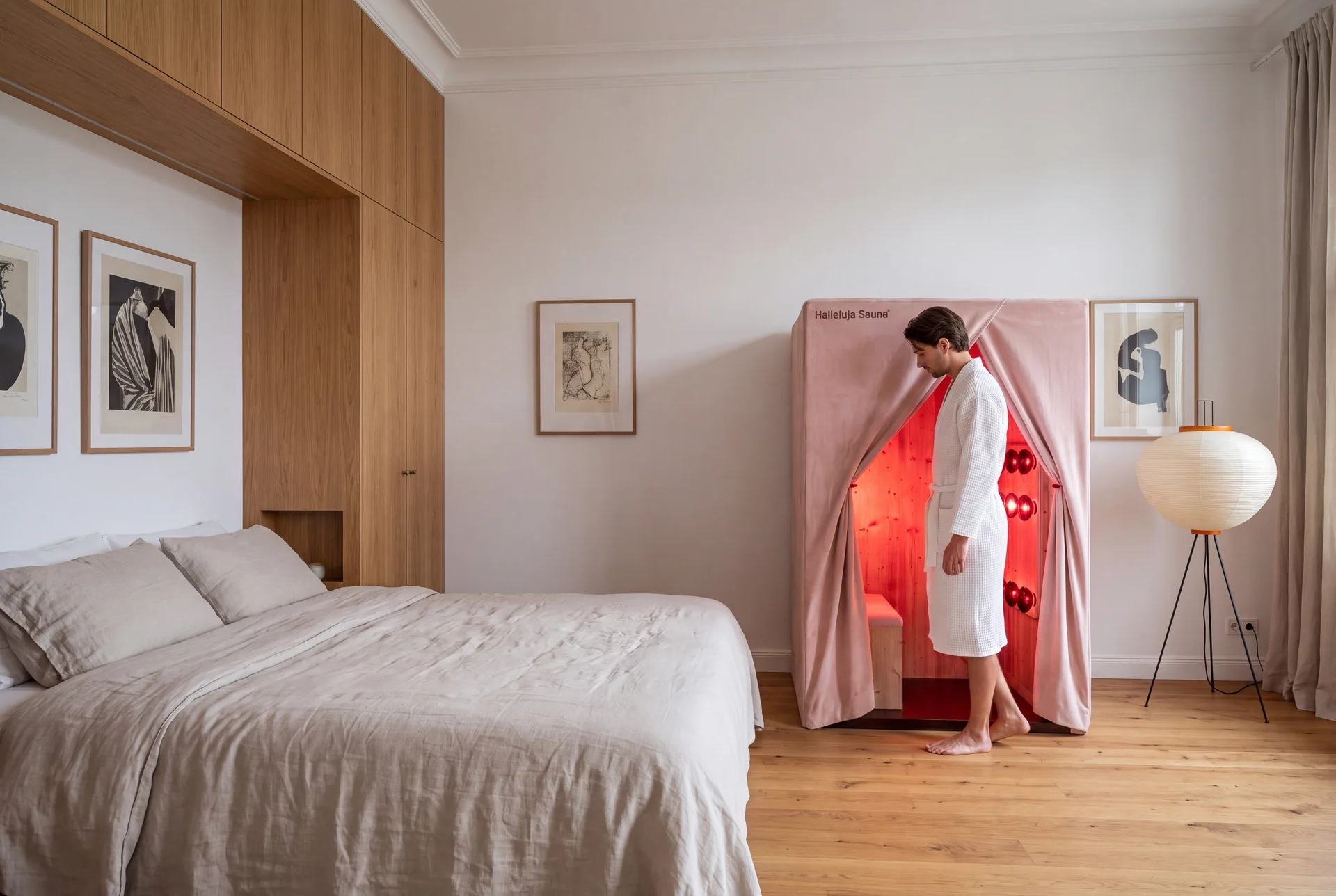 Halleluja HOME aufgebaut in einem modernen Schlafzimmer